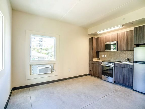4th image of 1427 Ernest St #206