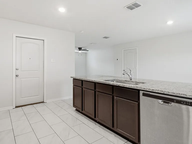 11848 Davalos Ln — Photo 7