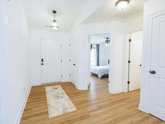 4th image of 29 Laura Jean Ct