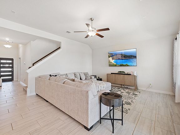 4th image of 3816 Isaac Dr