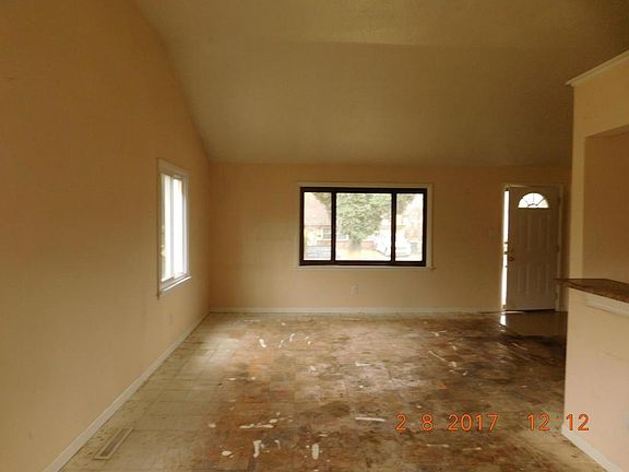 3rd image of 4843 Folger Dr