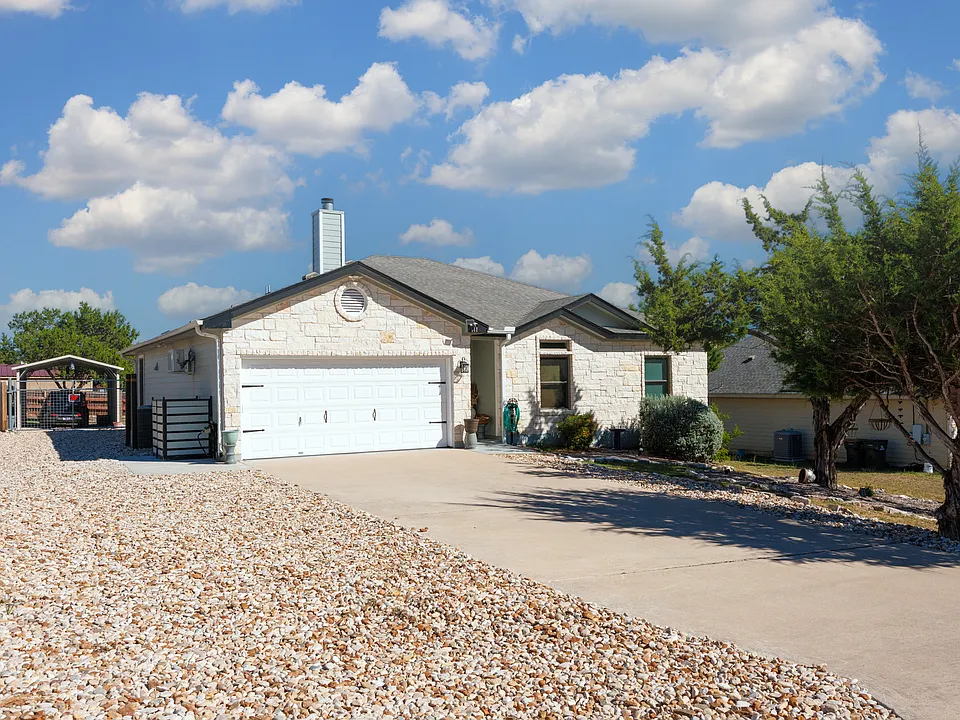 611 Newport Dr