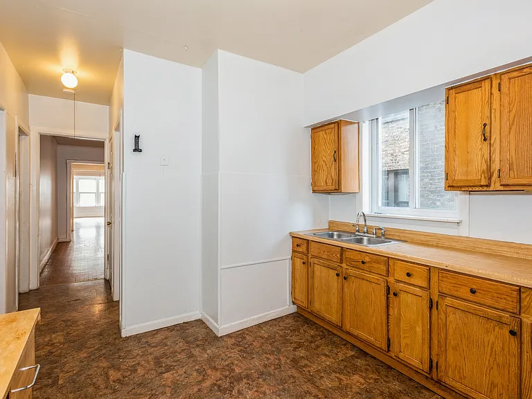 6517 N Bosworth Ave #1 — Photo 6