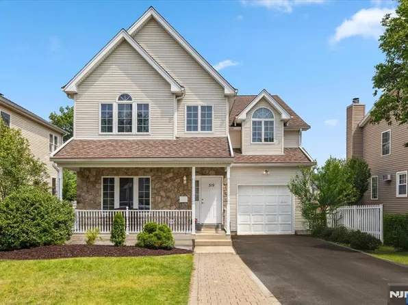 319 Marguerite St, New Milford, NJ 07646