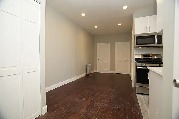 Rented by Norman Raindel, LREB | media 16