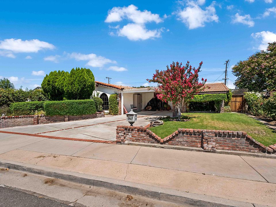 1st image of 27210 Plumwood Ave