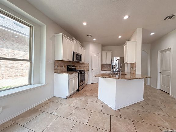 2nd image of 5815 Akin Elm