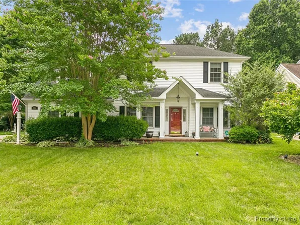 506 Robin Hood Dr, Yorktown, VA 23693