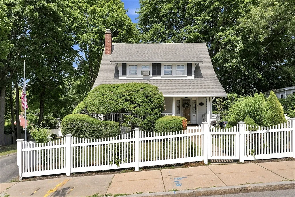 3 bed, 1.5 bath, 1192 sqft, $4,500 — Photo 3