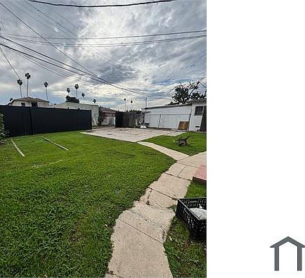 2nd image of 918 W 80th St