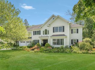 14 Black Hawk Rd, Scarsdale, NY 10583