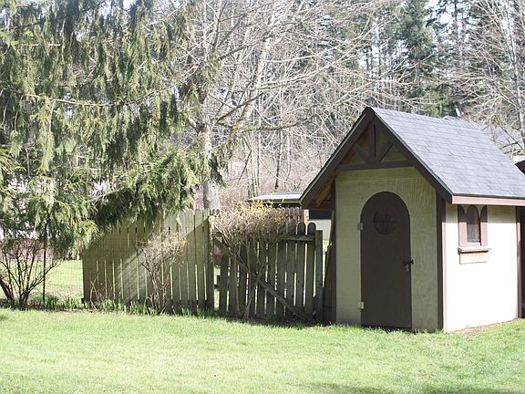 2nd image of 15606 Scenic Shores Dr SE