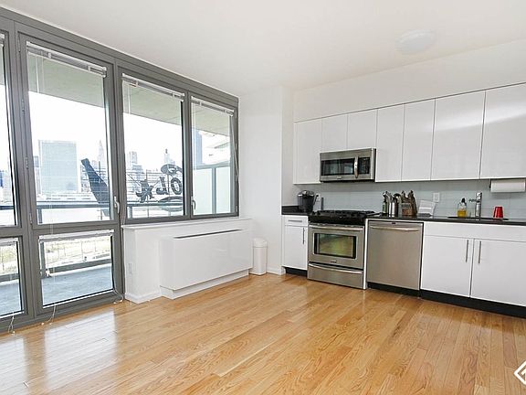 3rd image of 4610 Center Blvd APT 427