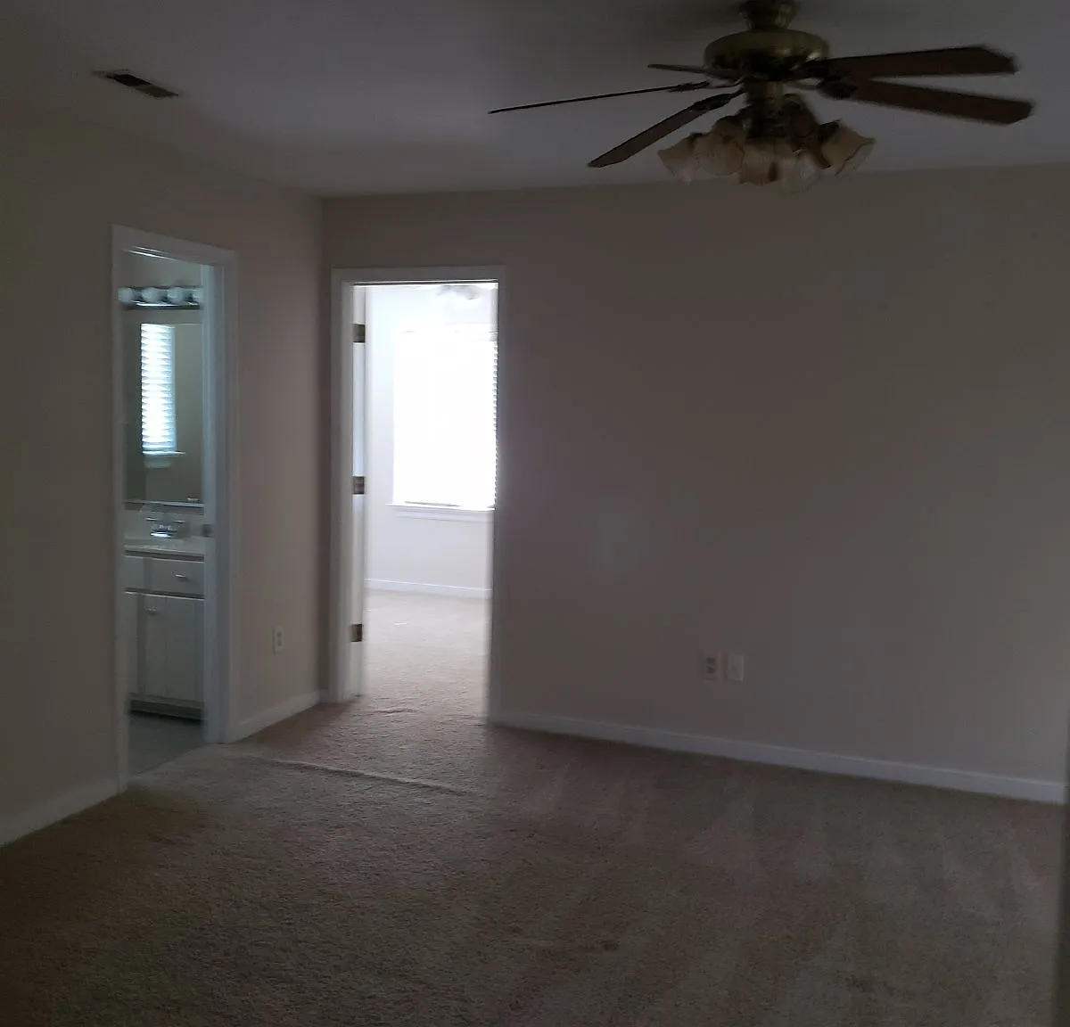 3 bed, 2.5 bath, 1863 sqft, $2,470 — Photo 1