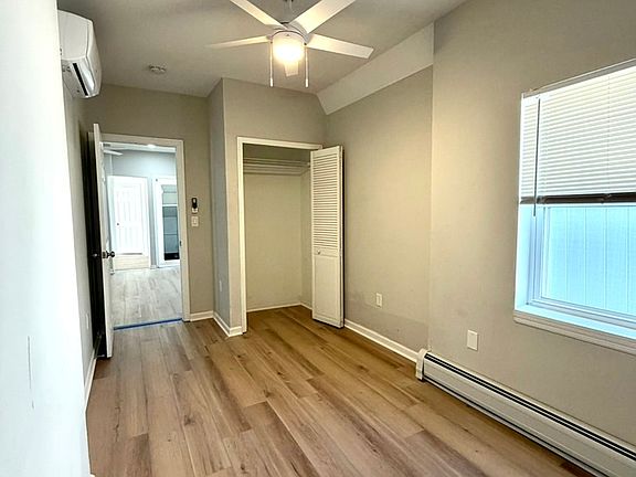 3rd image of 224 Cortlandt St #1