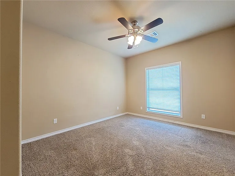 4168 Golden Eagle Dr #B — Photo 11