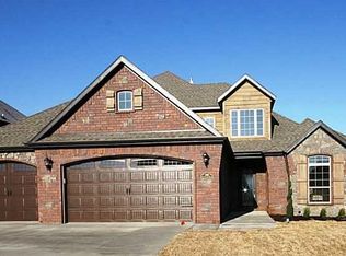 1105 NE Saint Ives Rd, Bentonville, AR 72712