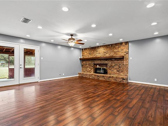 3rd image of 11040 Straub Rd