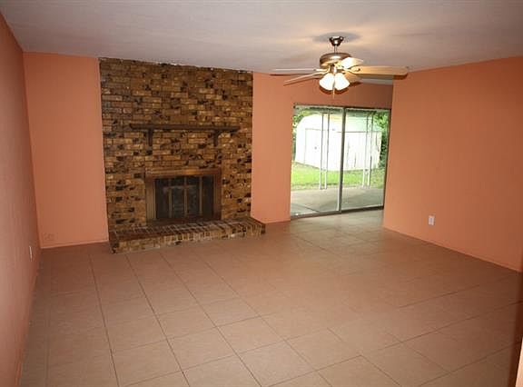 3rd image of 3822 Cambridge Dr