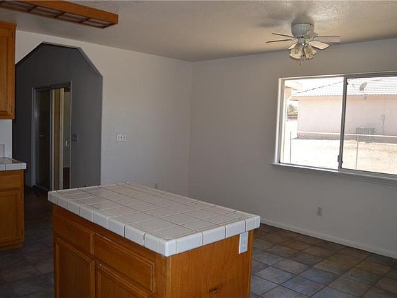5th image of 10536 Balsam Ave