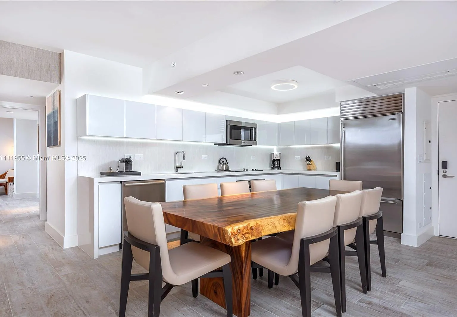 2399 Collins Avenue — Photo 3