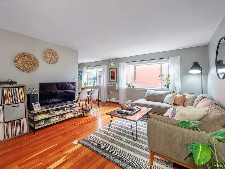 1332 N Williams St #202 — Photo 4