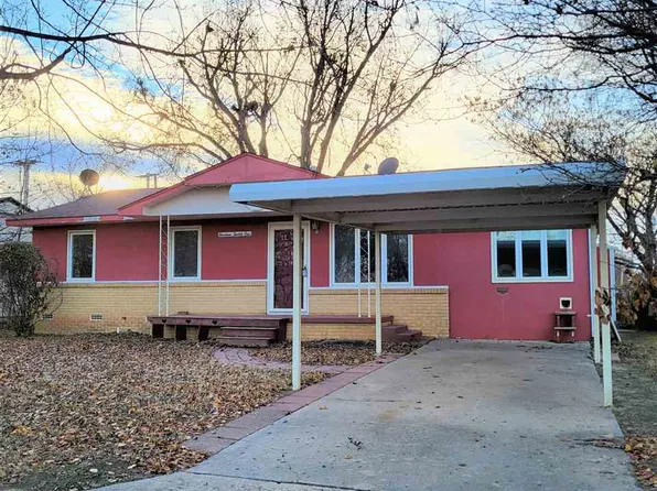 1421 Virginia Ave, Blackwell, OK 74631