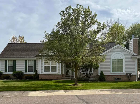 5733 Pinecroft Ct, Clarkston, MI 48346