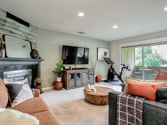 3rd image of 554 Toyon Ave APT 6