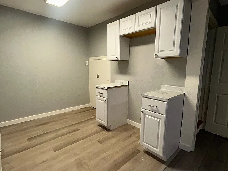 314 W Clarendon Dr — Photo 6