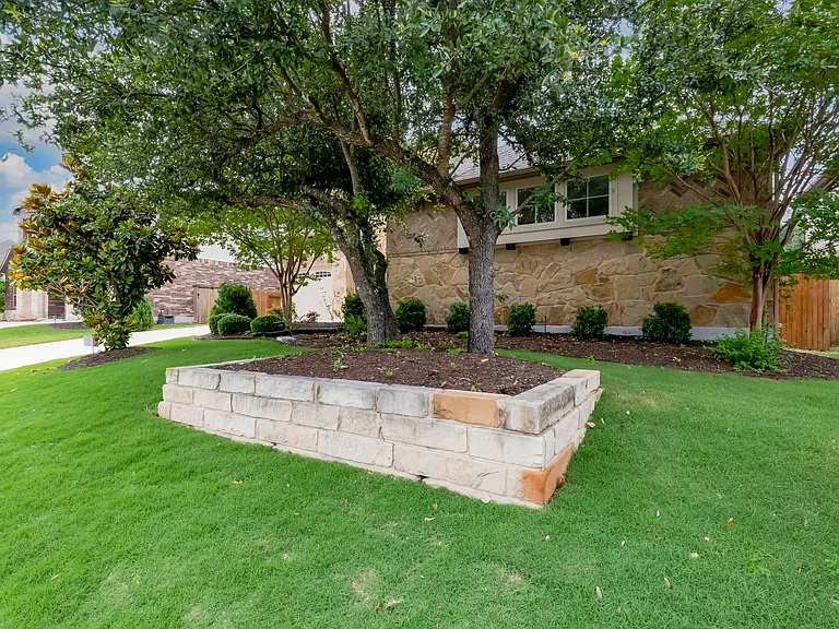 10115 Ida Grove Ln — Photo 3