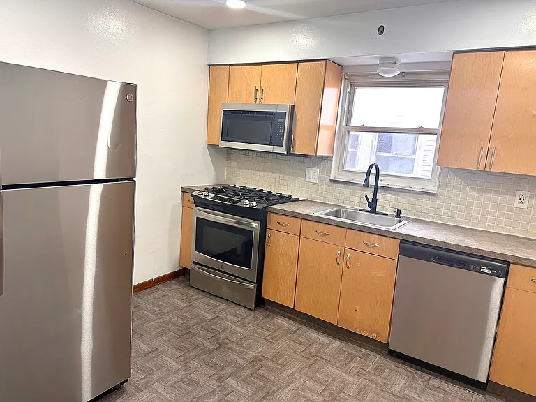 239 Riverview Pl #2 — Photo 5