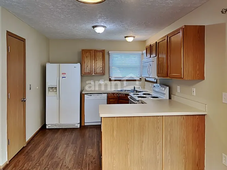 825 Whitehead Dr — Photo 3