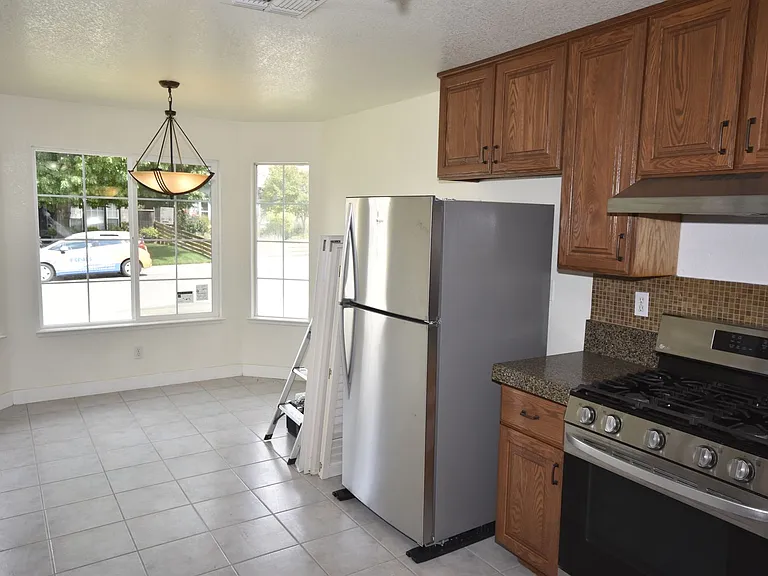 8717 Aspen Hill Ct — Photo 4