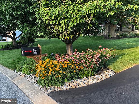 5th image of 75 Riding Silks Ln