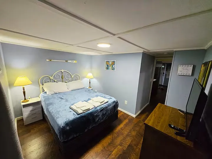 Bedroom #1