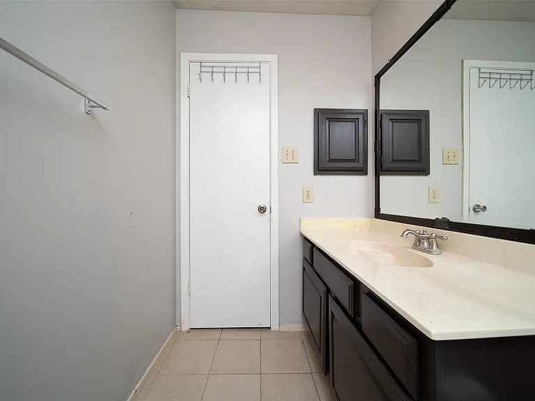 2411 Gunston Ct — Photo 18