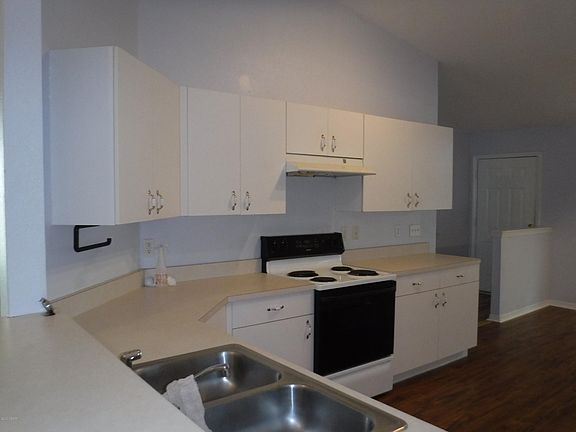 3rd image of 1025 Grand Hickory Cir