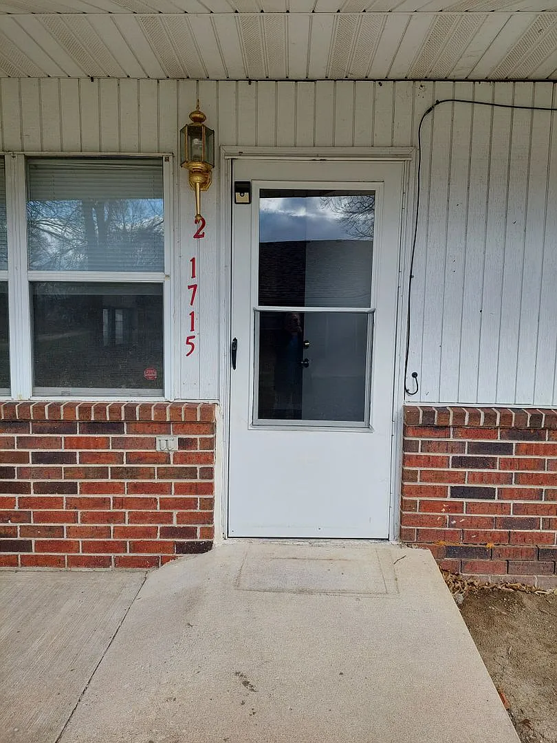 Rosewood Apartments — Photo 1