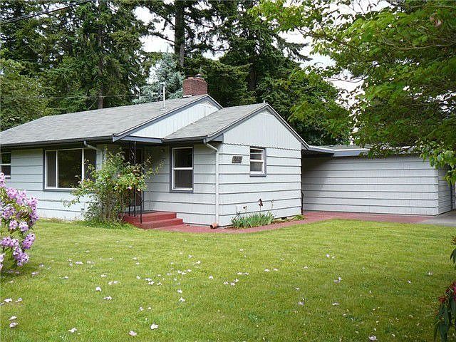 1st image of 2411 Lakehurst Dr