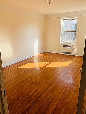 4th image of 64-21 Booth St #6