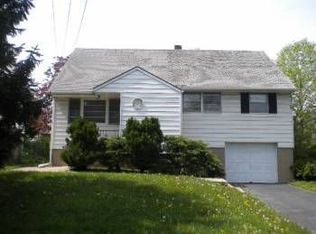 217 W Kelly St, Metuchen, NJ 08840