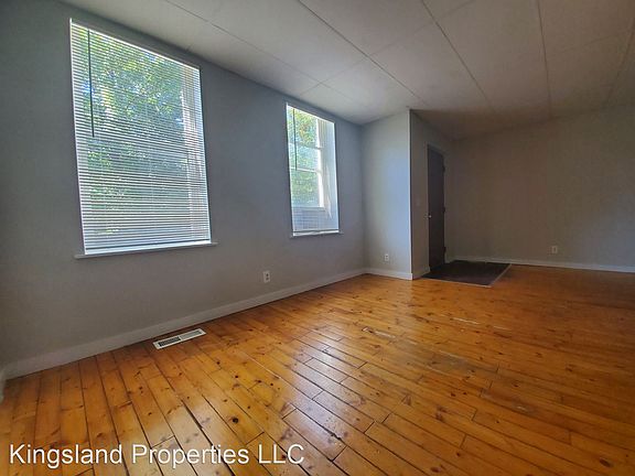2nd image of 3215 Taft Ave