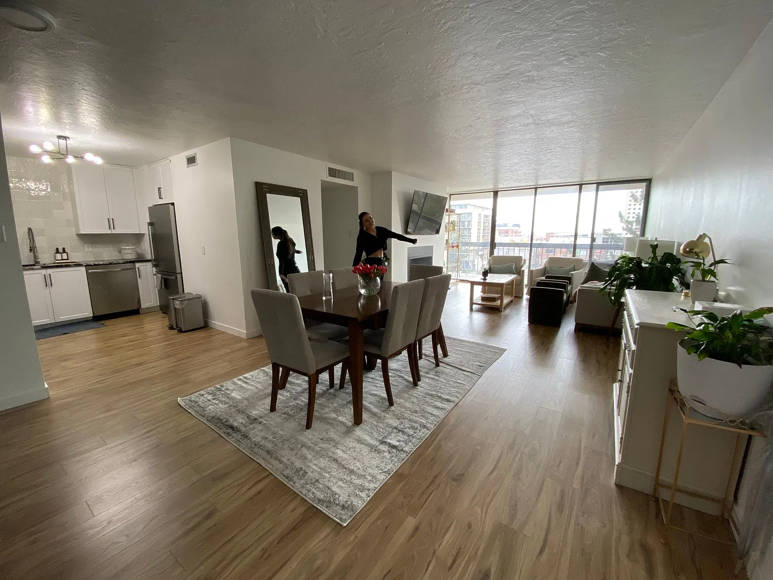 2 bed, 1200 sqft, $2,650 — Photo 2