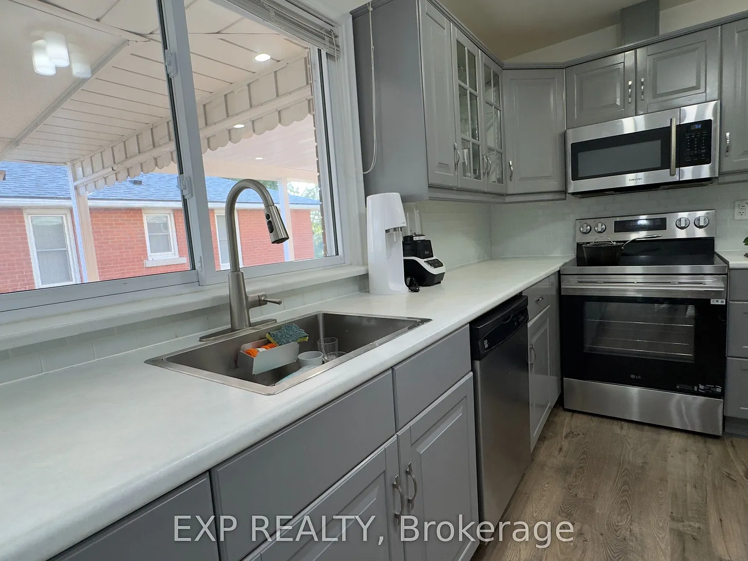3 bed, $2,180 — Photo 4