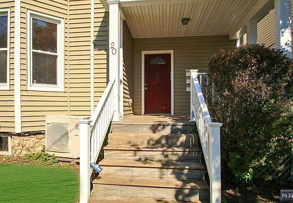 5th image of 20 Gould St APT 2