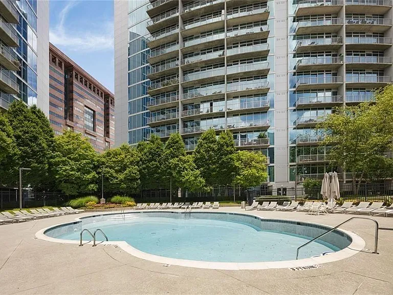 44 Peachtree Pl #428 — Photo 22