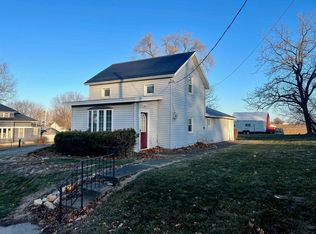 412 2nd St, Colesburg, IA 52035