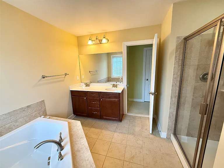 223 Quarterpath Rd — Photo 8
