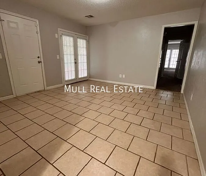 445 NW 86th St — Photo 5